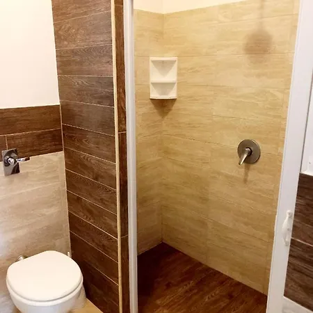 Apartament Baffos House *